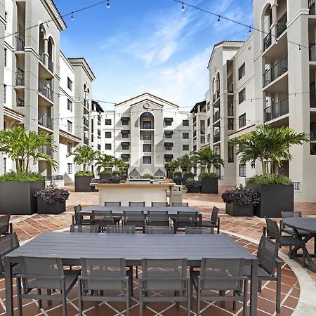 Dharma Home Suites Coral Gables At Gables Grand Plaza Miami Esterno foto