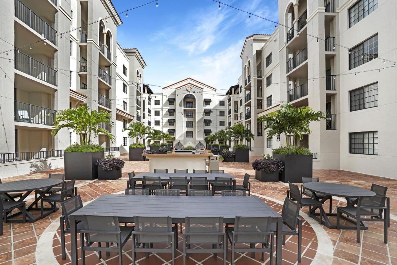 Dharma Home Suites Coral Gables At Gables Grand Plaza Miami Esterno foto