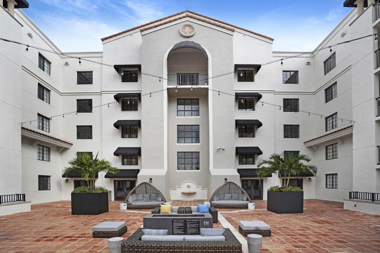 Dharma Home Suites Coral Gables At Gables Grand Plaza Miami Esterno foto