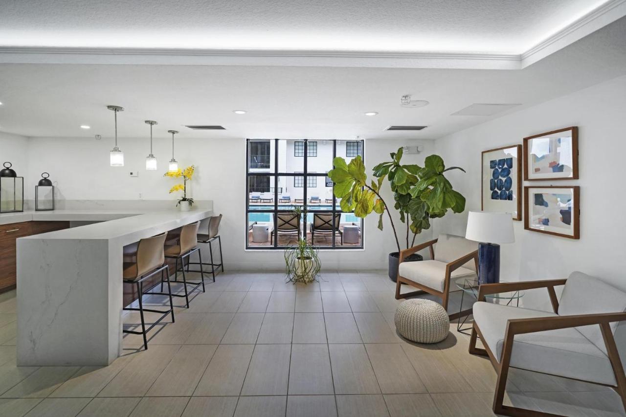 Dharma Home Suites Coral Gables At Gables Grand Plaza Miami Esterno foto